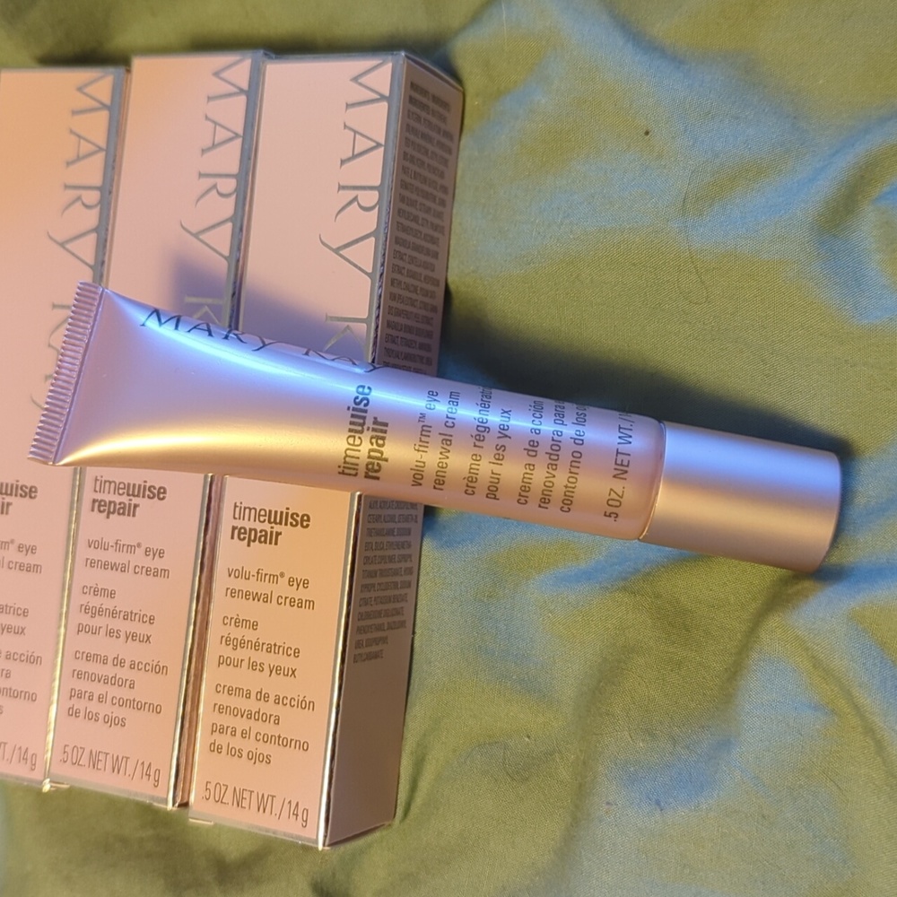 Mary Kay Timewise Repair Volu-firm Eye renewal cream